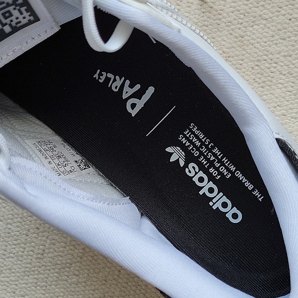 NEW!! Adidas Superstar sneakers - Picture 5 of 8